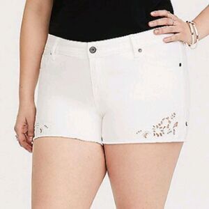 Torrid white Lazer cut shorts New